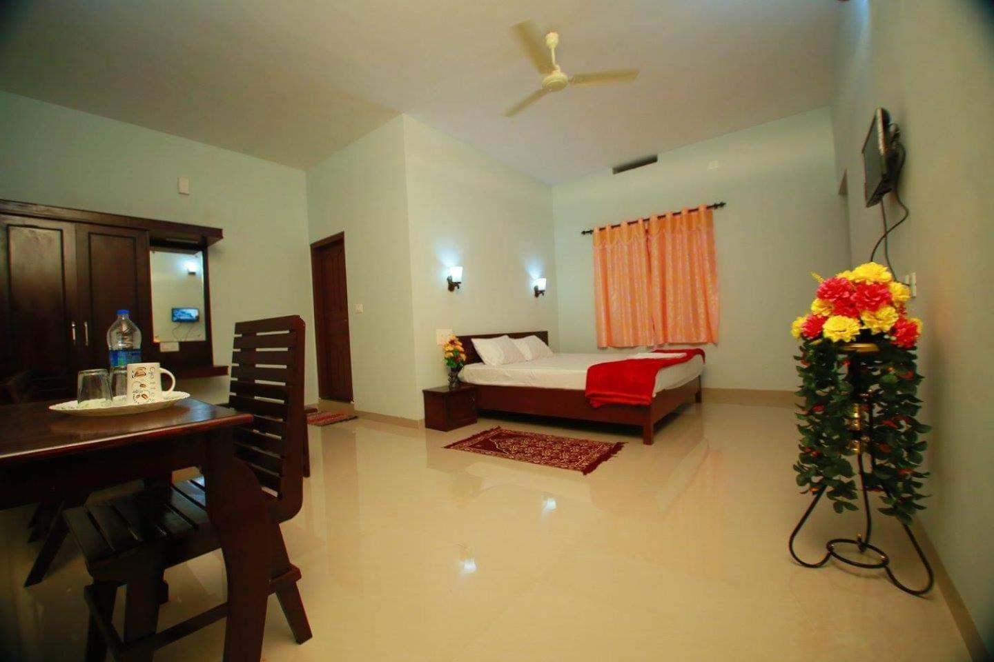 Pkn Homestay Thekkady Kumily Exterior photo
